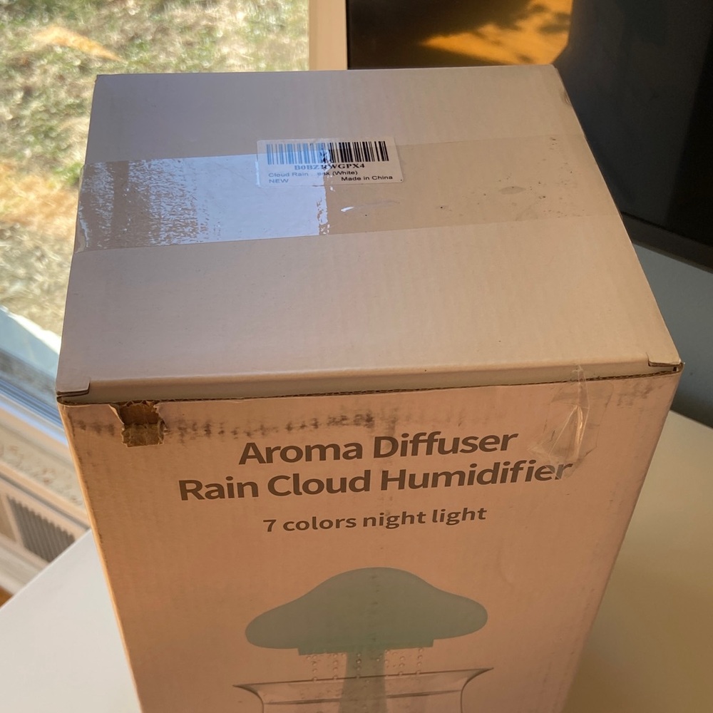 NWT Aroma Diffuser Cloud Rain Humidifier - Picture 7 of 7